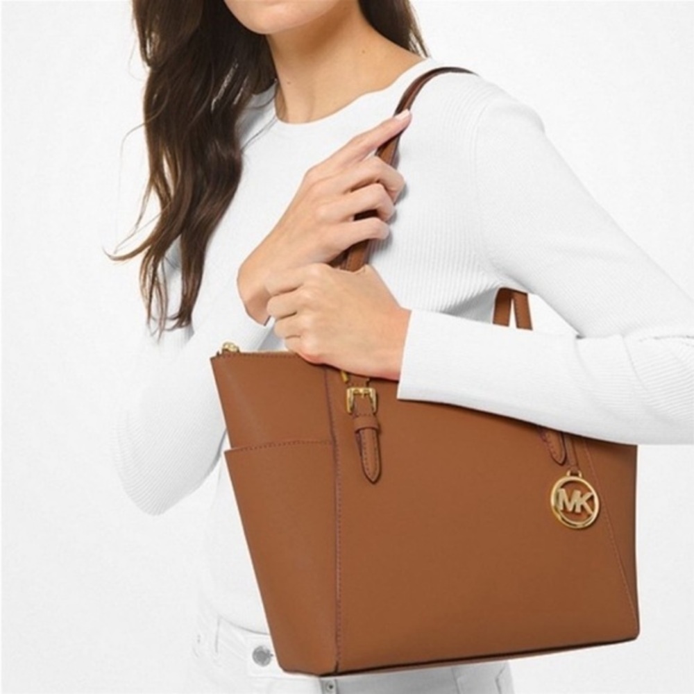 Michael Kors Charlotte Tote Shoulder
Bag Luggage